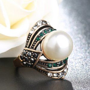 White Pearl & Crystal Ring